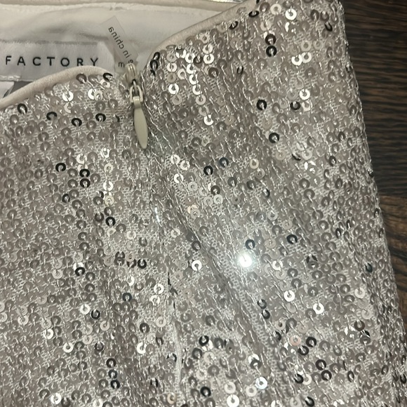 Silver sequin midi skirt - perfect for holidays ! - Picture 4 of 4